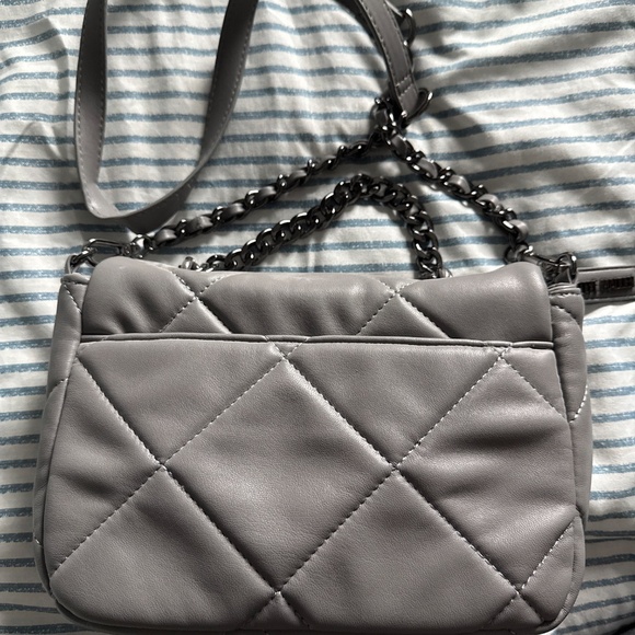 Steve Madden Gray Quilted Chain Satchel Top Handle Bag Women’s Purse - Picture 2 of 4